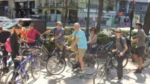 Participantes en la Ruta Benlliure en bicicleta por Valencia