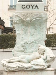 Frente del pedestal del monumento a Goya. 1902. Foto Archivo Fundación Mariano Benlliure
