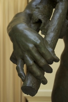 Monumento al marqués de Larios, detalle de la mano derecha de la Alegoría del trabajo. Foto Fundación Mariano Benlliure