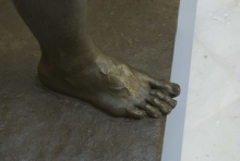 Monumento al marqués de Larios, detalle del pie derecho de la Alegoría del trabajo. Foto Fundación Mariano Benlliure