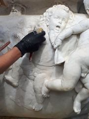 Mariano Benlliure, detalle del Mausoleo de Julián Gayarre durante los trabajos de limpieza y conservación.  Foto Fundación Gayarre
