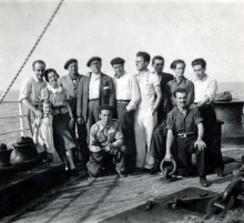 José Luis Mariano Benlliure y Soledad Galán con su hija Lucrecia y un grupo de compañeros en el viaje a México. Foto Archivo FMB