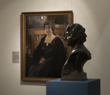 Retratos de Lucrecia Arana por Mariano Benlliure y Joaquín Sorolla en la exposición dedicada a Lucrecia Arana en el Museo de La Rioja de Logroño. © AFMB