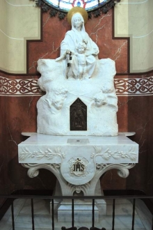 Mausoleo de la Vizcondesa de termens, altar de la Virgen del Carmen. Foto Archivo Fundación Mariano Benlliure