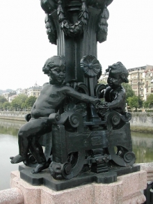 Mariano Benlliure, niños que juegan alrededor del pie de la farola del puente María Cristina, San Sebastián. @ Fundación Mariano Benlliure