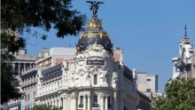 Edificio Metrópolis en el cruce de la Gran Vía y la calle Alcalá de Madrid. Foto Antonio Castro, madridiario.es