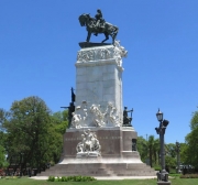 Agustín Querol y Mariano Benlliure, monumento al general Urquiza. Paraná, Argentina. Foto TripAdvisor