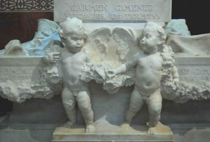 Detalle-angelitos-mausoleo